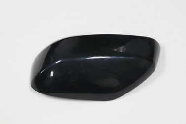 Μαύρα γυαλισμένα καθρέφτης φορμάροντας μέλη του σώματος του αυτοκίνητου, κρύου δρομέα